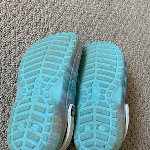 Blue cloud print little girl Crocs - Picture 4 of 4